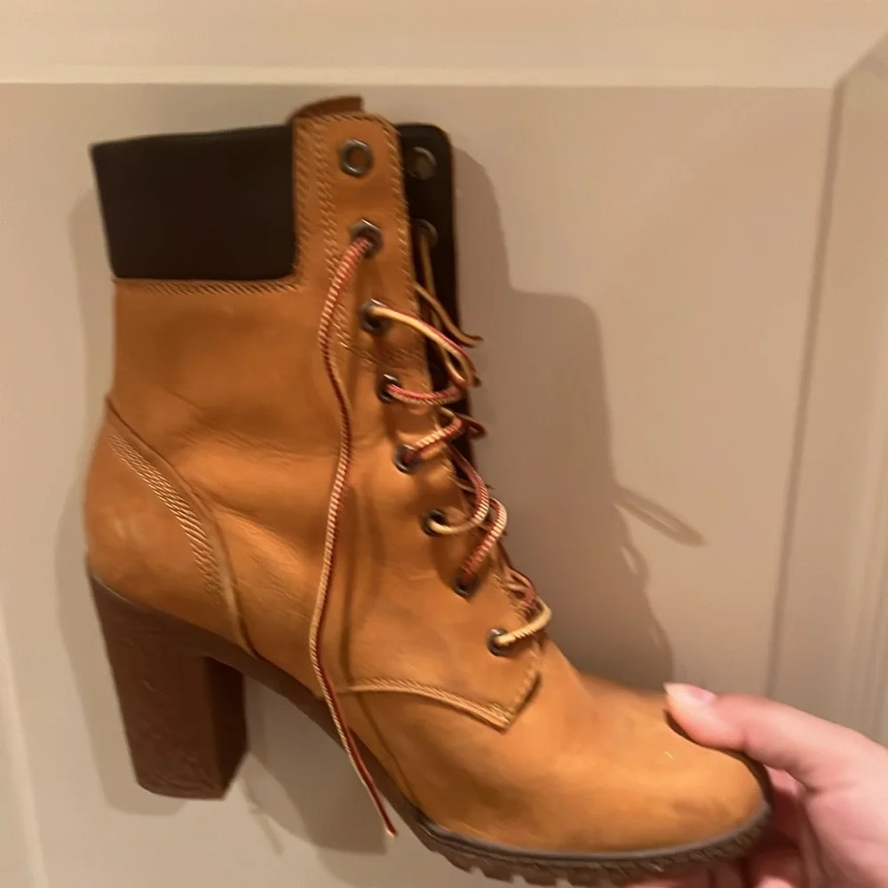 Timberland Booties - Picture 2 of 3